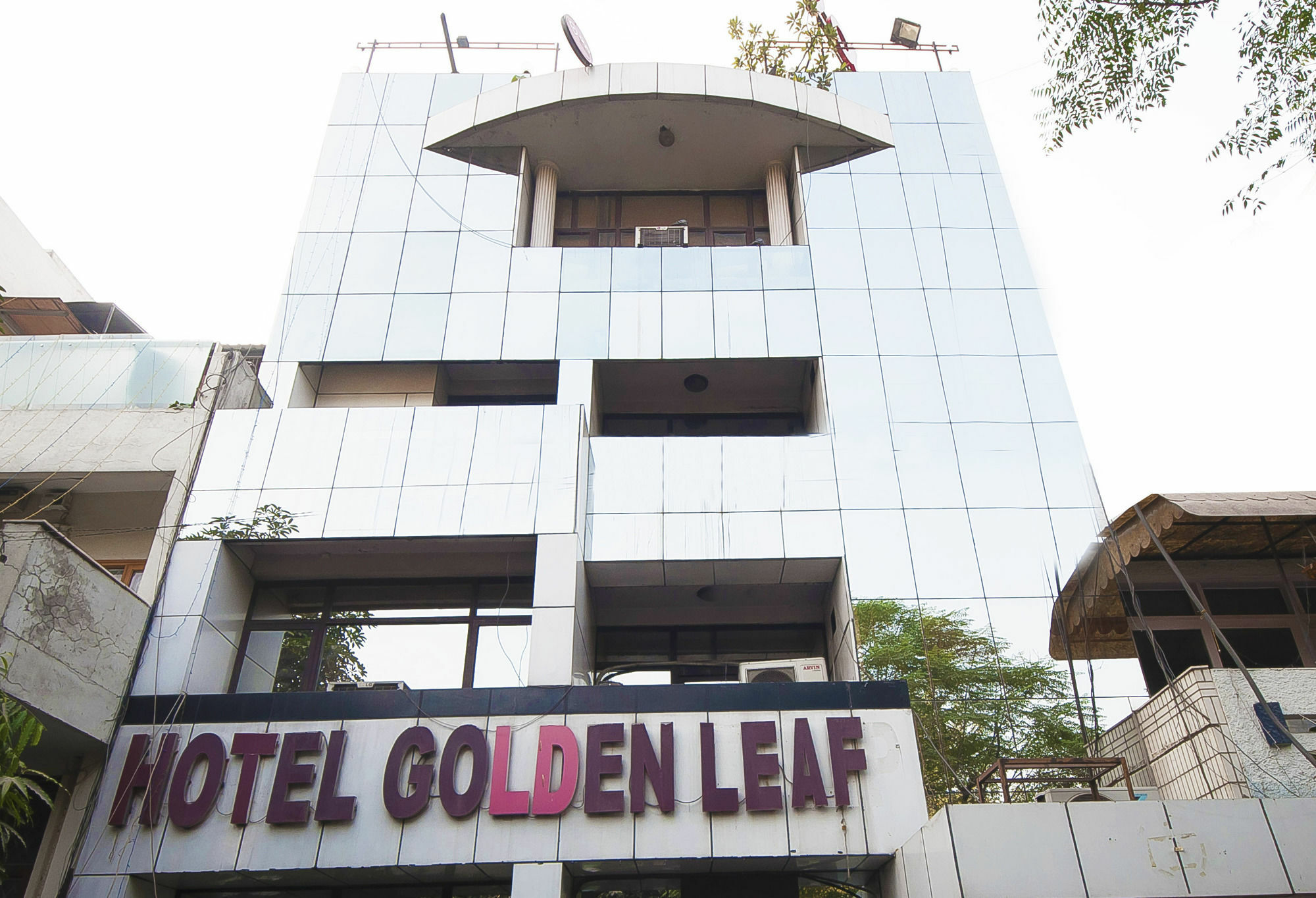 Golden Leaf Hotel Ню Делхи Екстериор снимка